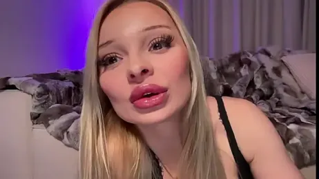 HannaXLove webcam stripchat model stream image