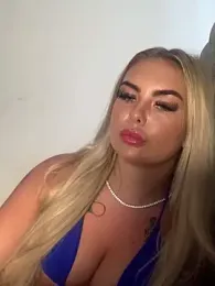 UKJuicyPrincess webcam model stream image