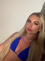 UKJuicyPrincess webcam model stream image