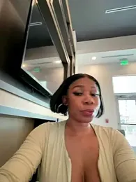 Belle___ webcam model stream image