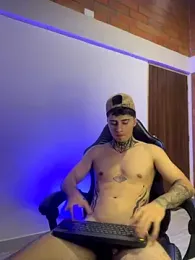 michael_18cm webcam stripchat model stream image