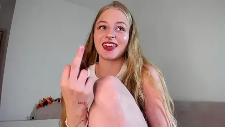 MiaMews webcam model stream image