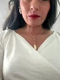 _Bella-Office1 webcam stripchat model stream image