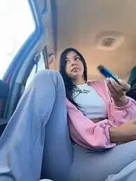 JulliaVegas webcam model stream image