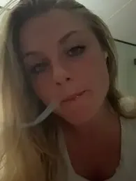 HotGermanGirl97 webcam model stream image