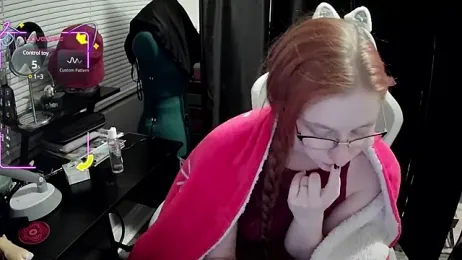 LilyFoxxx webcam model stream image
