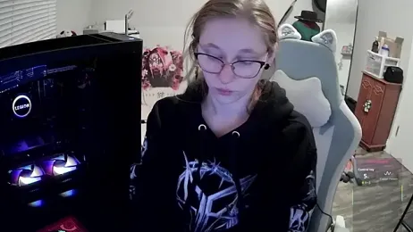 LilyFoxxx webcam model stream image