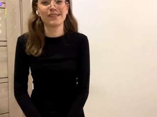 stellafloressubstantiation webcam model stream image