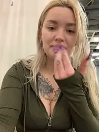 Sextazy webcam model stream image