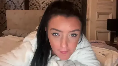 LucyLuxee19 webcam model stream image