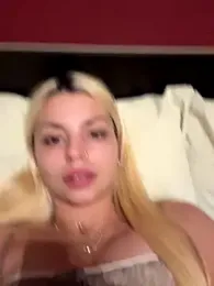 Noeliagglow webcam model stream image