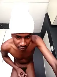flyyestkiing webcam model stream image