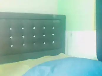 GoldenCumTYRA webcam stripchat model stream image