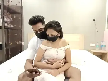 HOTTPOOJAA webcam model stream image