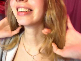 SweetyWhisper webcam model stream image