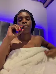 LuciousLips96 webcam model stream image