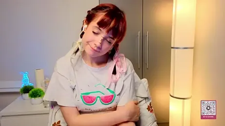 Honeey_Beee webcam model stream image