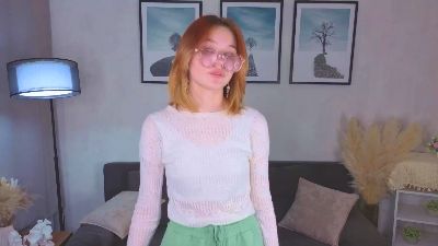 JanetOliveri webcam model stream image