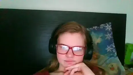 Moonolighta webcam stripchat model stream image