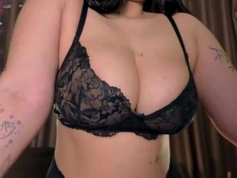 Adellene webcam model stream image