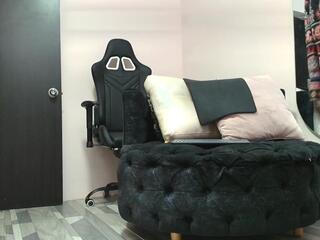 Paige Star webcam model stream image