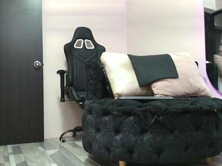 Paige Star webcam model stream image