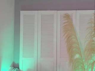 miilowolf webcam model stream image