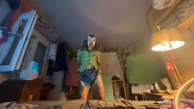 SpacerWoman webcam model stream image
