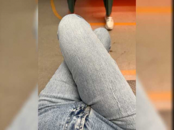 kiralove_ webcam model stream image