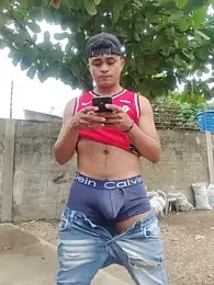 HOTRAINYGOLDEN webcam model stream image