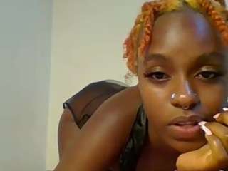 sweetfigure webcam model stream image