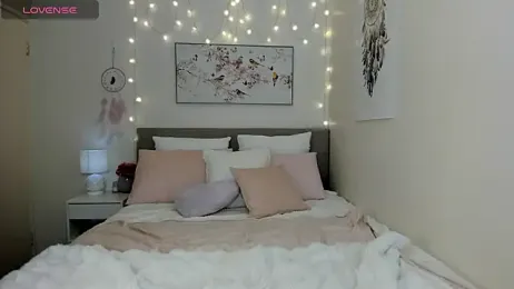 lunaraeXO webcam model stream image