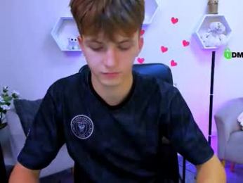 travis_wolf_ webcam model stream image