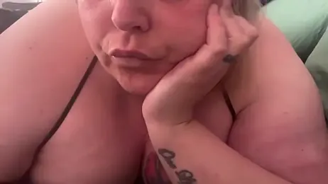 AddictiveRose_25 webcam model stream image