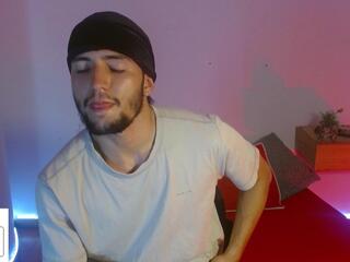 Zyon Benet webcam model stream image