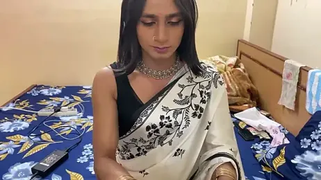 LuvLayla webcam model stream image