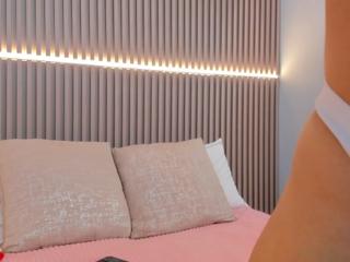 Paige Walker webcam model stream image
