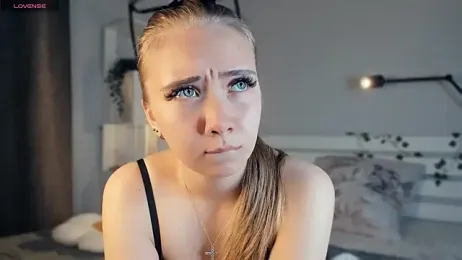 DoshikDostaevskai webcam stripchat model stream image