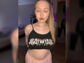 Babyblonde webcam model stream image