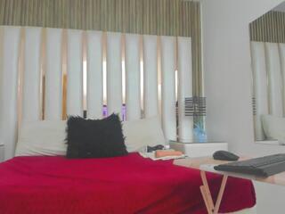 Ambar Gills webcam model stream image