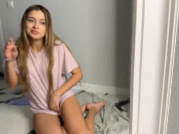 elisa_moon webcam model stream image