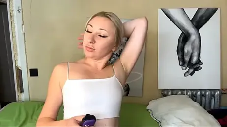 MichelleeeHot webcam stripchat model stream image