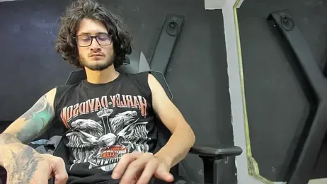Loggan_donnelly webcam model stream image