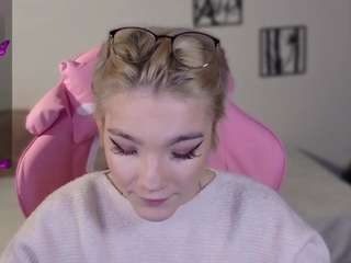 meganlora3 webcam model stream image