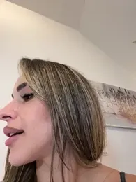 -Alisa webcam stripchat model stream image