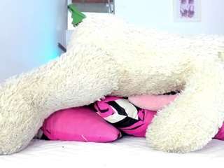 britany-hot webcam camsoda model stream image