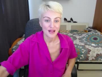 women_pleasures webcam model stream image