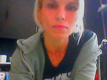 Lauries webcam model stream image