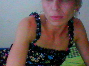 Lauries webcam bongacams model stream image