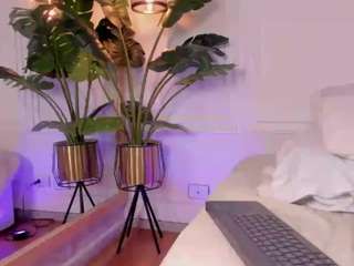 dafnne-hills webcam model stream image